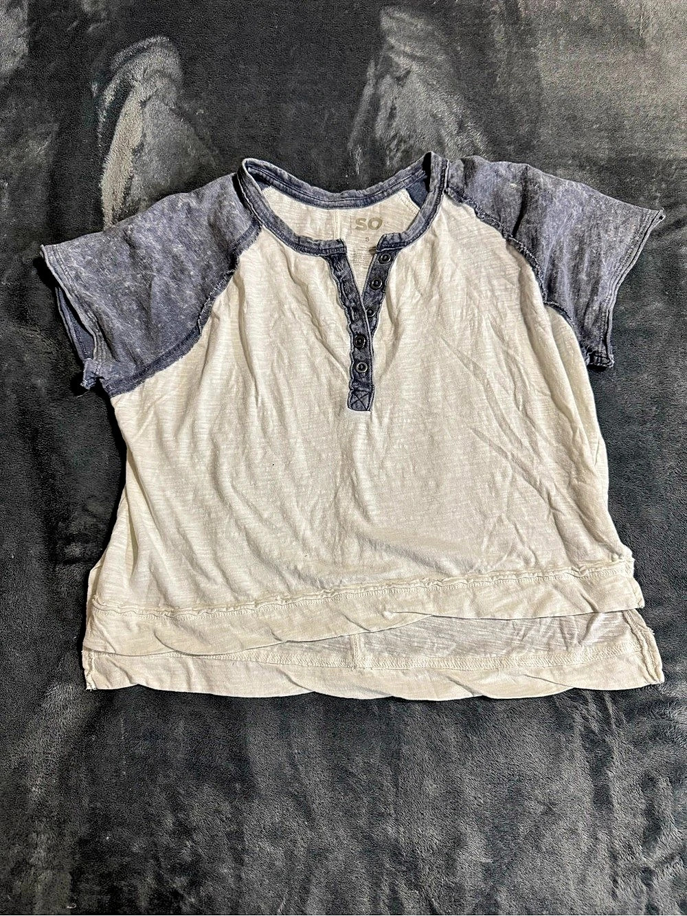SO Womens Short Sleeve Henley Tee Size Small